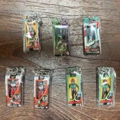 仮面ライダー　ソフビパッケージチャーム　7個