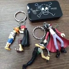 ワンピース フィギュアキーホルダー２個と小物入れセット まとめ売り