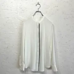 【iCB】Back Satin Amunzen 長袖バンドカラーブラウス　白　Sのサムネイル