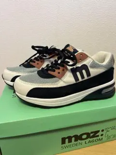 moz スニーカー　23㎝