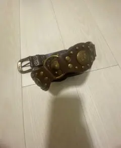 スタッズ付きブラウンレザーベルト