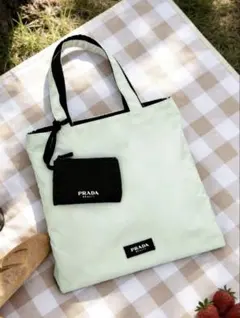 PRADAトートバッグ ブラックノベルティ