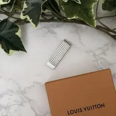 Item thumbnail for item e293a7f8-b3f0-4bca-92bc-571c3165ee01