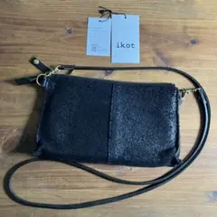 【美品】ikot 本革　ブラック ショルダーバッグのサムネイル