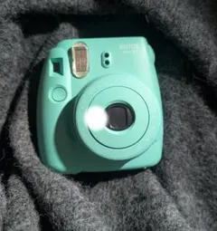 富士フイルム チェキ instax mini 8+ ホワイト ストラップ付き