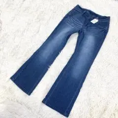 【未使用品】フレアジーンズ　デニム　 ブーツカット　ストレート