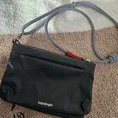 【topologie】 ブラック サコッシュ　ストラップ付き