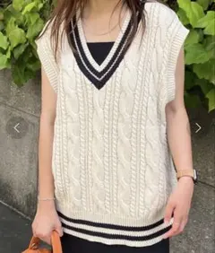 美品☆ディスコート☆チルデンニットベスト☆アイボリー☆ユニセックス