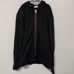 黒ジップパーカー