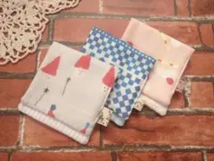 【ハーフハンカチ】フィンランドのトントゥなど３枚セット