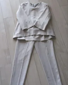 入園入学に　アイボリー セットアップ Vネック