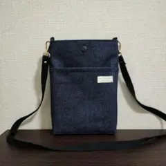 デニム　ダークカラーネイビー　少しゆったりなハンドメイドのスマホショルダーバッグ
