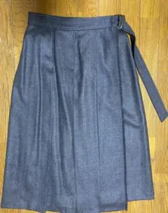グレーのプリーツ巻きスカート　38サイズ　マッキントッシュフィロソフィー