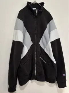 【セール中】champion リバースウィーブ　フルジップ　スウェット　黒