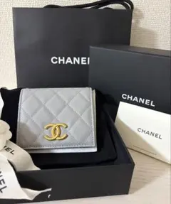 CHANEL キャビアスキン 二つ折り財布　ライトグレー　【新品未使用】限定のサムネイル