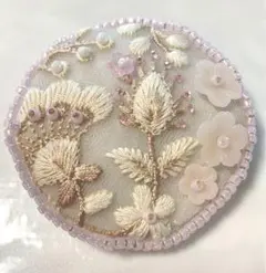 インド刺繍ビーズブローチ　pk1