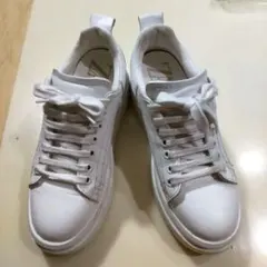 値下げ。ザラのレザープラットフォームプリムソールスニーカー