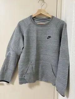 ナイキ　テックフリースSクルーネックスウェット