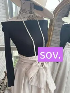 綺麗なお姉さんのsov.エレガントなオフショルトップスのサムネイル