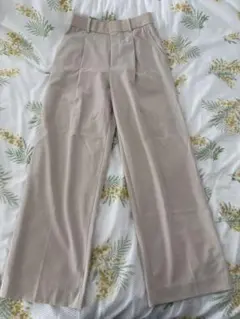 UNIQLO タックワイドパンツ