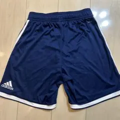 adidas ジュニアSサイズ　ネイビー ハーフパンツ ホワイトストライプ