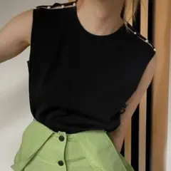 美品　LE CIEL BLEU パールディティールスリーブレスTシャツ 36のサムネイル
