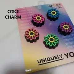 新品♡CROCS クロックス アクセサリー ジビッツ 光るLED お花5点セットのサムネイル