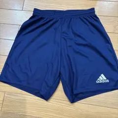 adidas キッズ　ネイビー ハーフパンツ