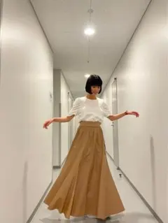 NEROLI 藤井夏恋　ベージュ　 フレアスカート サイドポケット付き