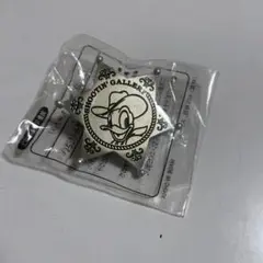 ドナルドダック 星型ピンバッジ