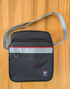 【極美品】FILA フィラ スクールショルダーバッグ 黒 A4 縦型 塾 通学