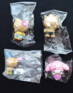 サンリオキャラクターズ みんなでバカンスフィギュア 　ガチャ　4種類
