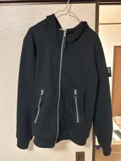 黒 フード付きパーカー