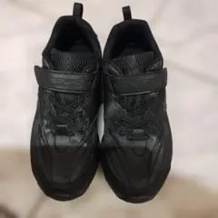 瞬足　ブラックスニーカー 22.5cm