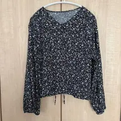 GLOBAL WORK☆さらさらリラックスプリントVネックブラウス　ブラック小花