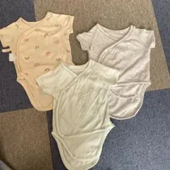 ユニクロ　ベビー肌着 3枚