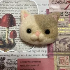 SALE‼️羊毛フェルト☆ブチ猫ちゃんブローチ