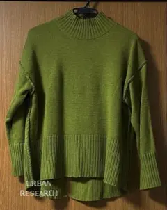 緑色 タートルネック ニット 長袖