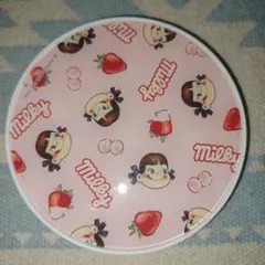 ITS'DEMO イチゴ柄 ペコちゃんアイシャドウパレット