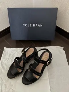 【新品】COLE HAAN ブラック ウェッジサンダルのサムネイル