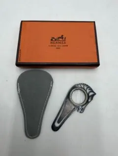 エルメス ポワンテュ ポワントゥ 三角スカーフ 銀の雫 ホワイト系 ボワンテュ エルメス ポワンテュ ポワントゥ 三角スカーフ 銀の雫 ホワイト系