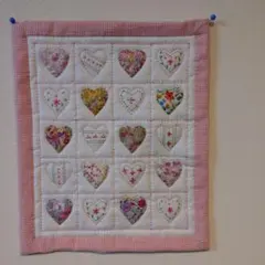 リバティ生地のハートタペストリー