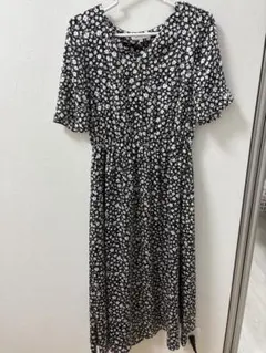 ナチュラルビューティーベーシック　花柄ワンピース