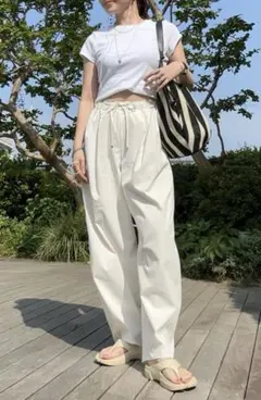 GU バレルレッグプルオンパンツ オフホワイト　Sサイズ
