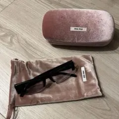 MIU MIU サングラス SMU 50T ブラックのサムネイル