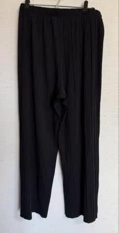 UNIQLO プリーツストレートパンツ