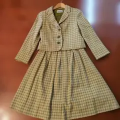 ベージュとグリーンのセットアップ