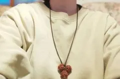 くるみのネックレス　木のネックレス