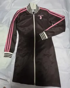 adidas ジャージワンピース ブラウンのサムネイル