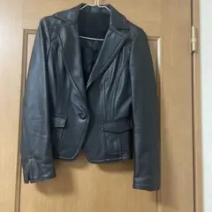 黒いレザージャケット シングルボタン
